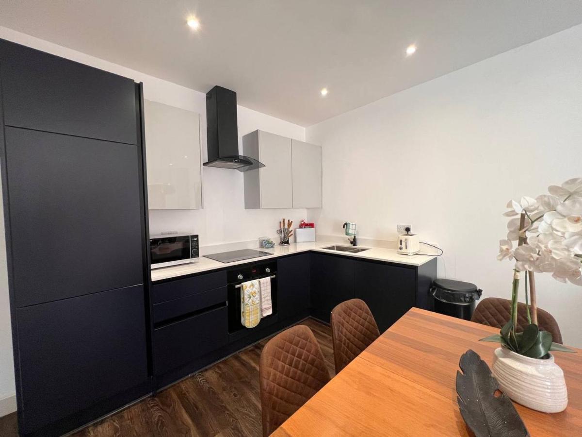 Star Finchley Road 3-bed Escape With Garden