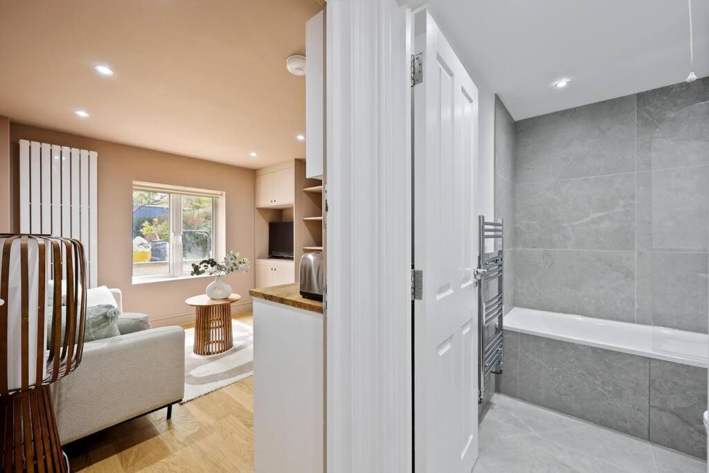 Parkhurst By Hiatus Concierge Apartment
