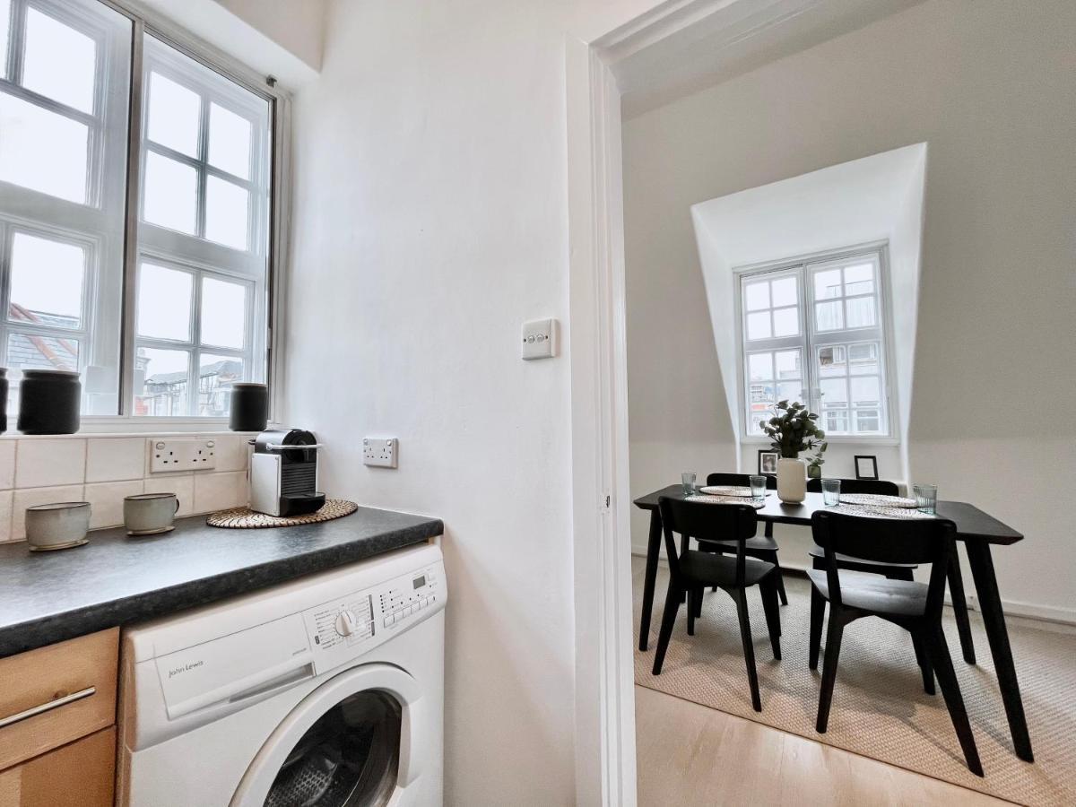 New Oxford Circus 2 Bedr, 3 Beds Location Appartement *