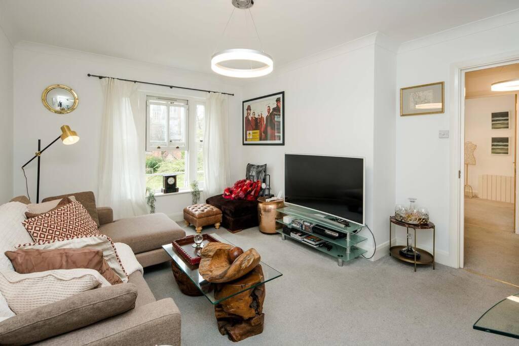 Apartment Superb Cozy Flat In Lovely Area London