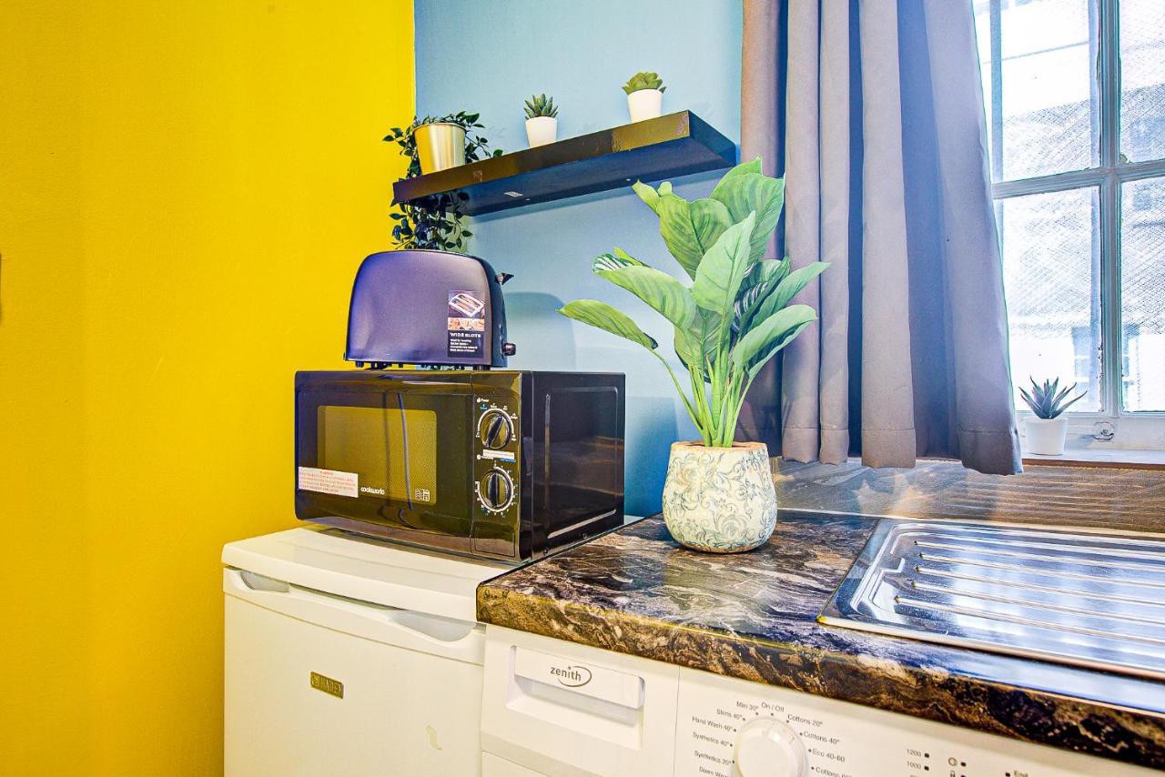 Apartamento With A Large Toilet And A Separate Budget Price