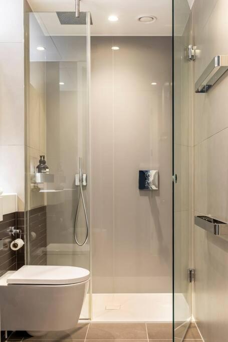 Luxury 2 Bedroom Flat *