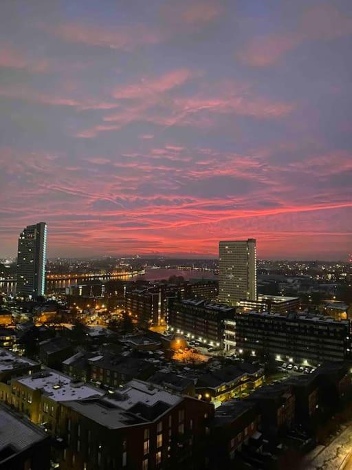 Apartamento Riverview Amazing 2bed 2bath Apt Wparking Sleeps 6 Comfortably Londres