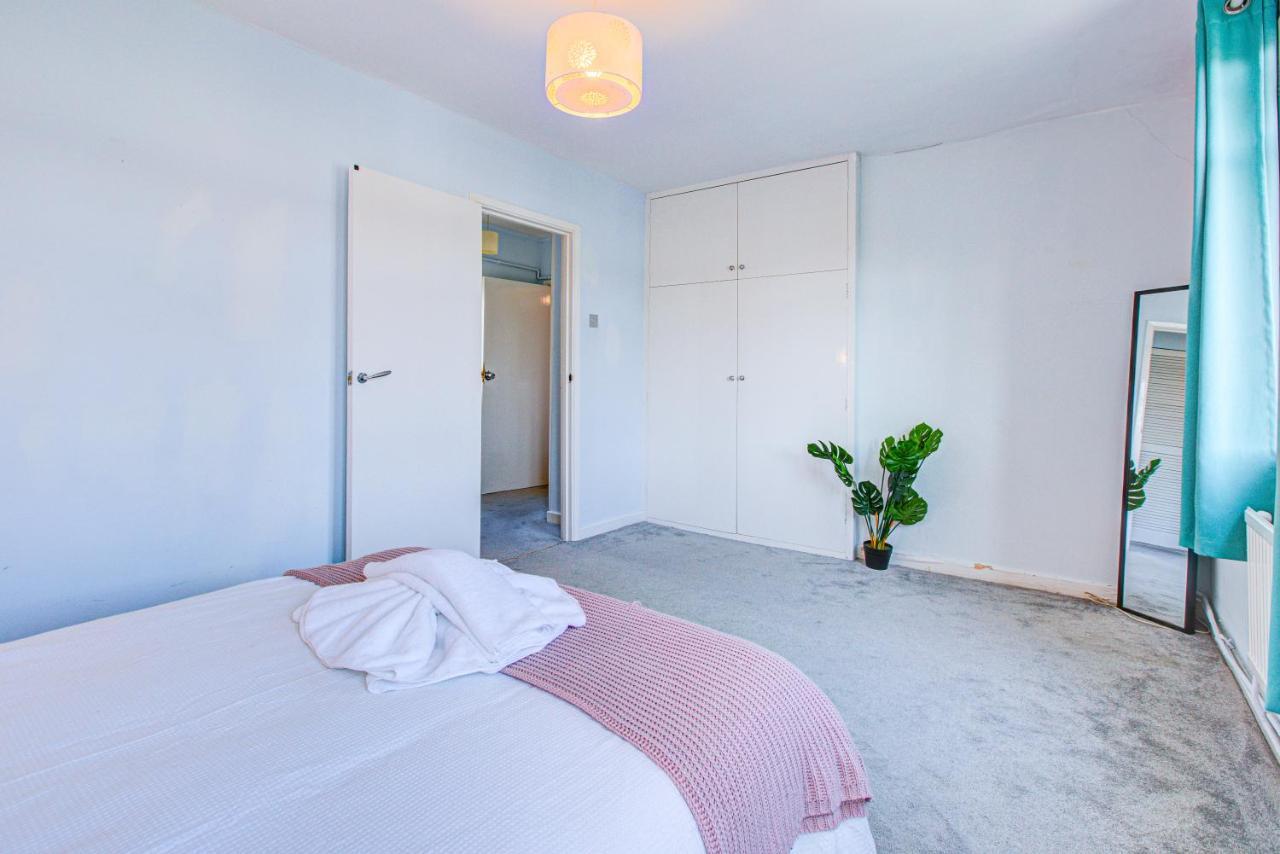 Private Family Apartment, In Victoria Posh Sw1 *