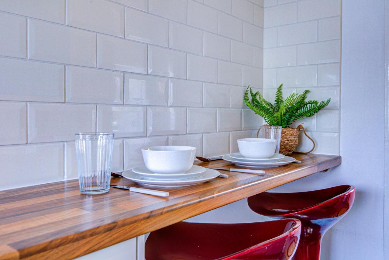 Private Family Apartment, In Victoria Posh Sw1 * Londres