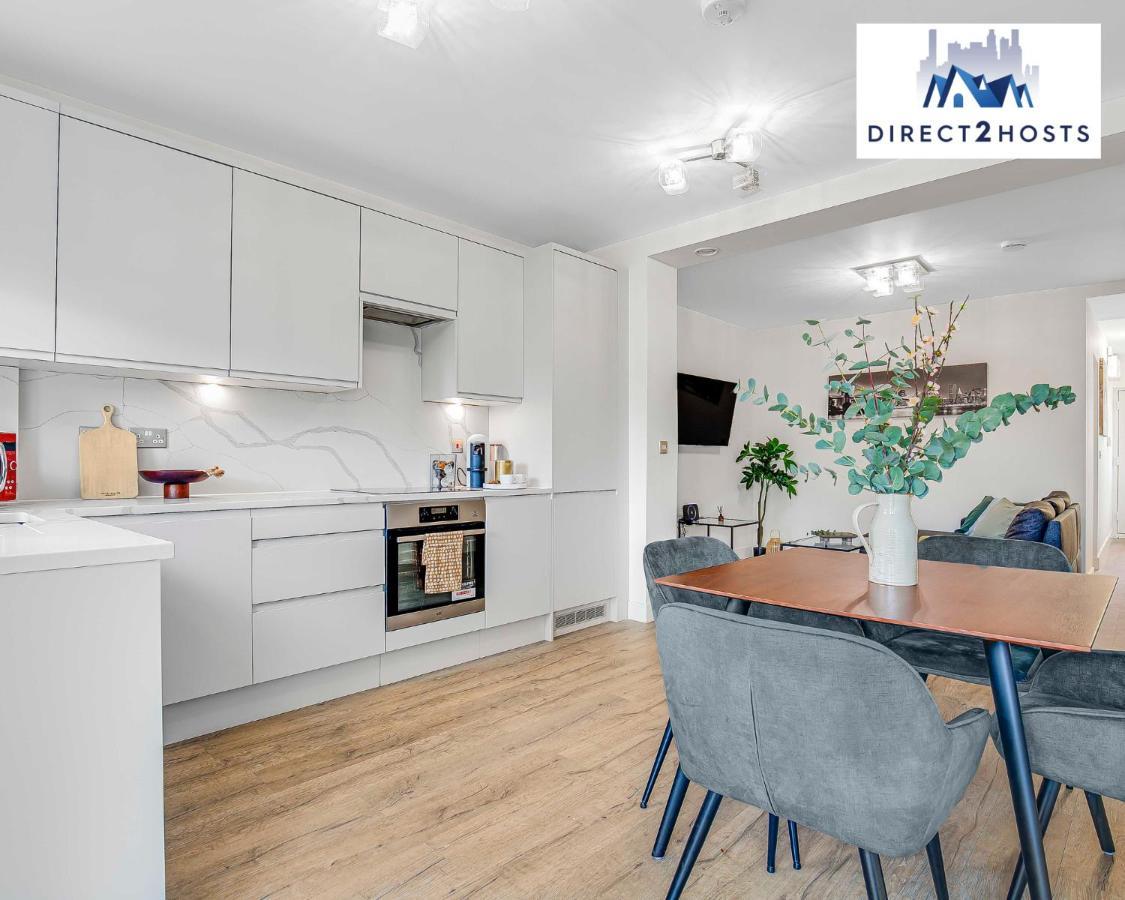 Stylish West Oasis: Two-bedroom With Workspace * Londres