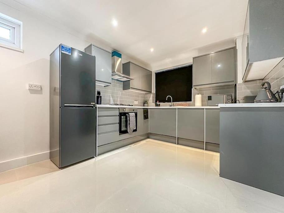 New Cosy Luxury 3 Bedroom House In Battersea Apartamento
