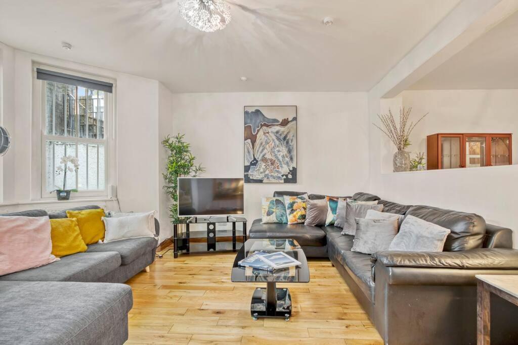 Apartment Spacious 3 Bed Apt- Earls Court London