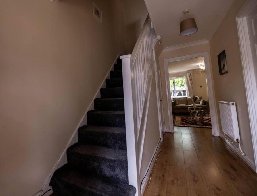 3 Bedrooms House-sofabed-parking-bbqstove-garden * Londres
