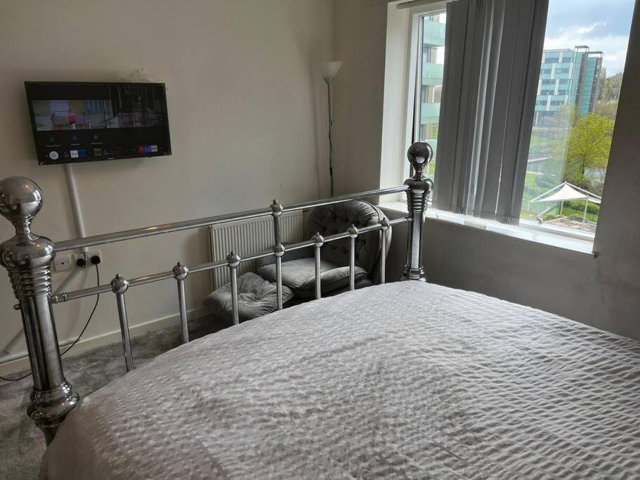 Park Royal Stay- Relax In A Specious Masters With Views In An * London