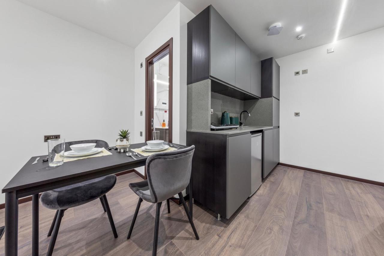 Apartamento Golders Homes *