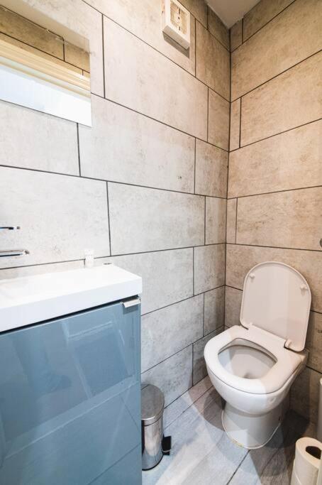 3beds / 3baths Close To Portobello Road Apartment