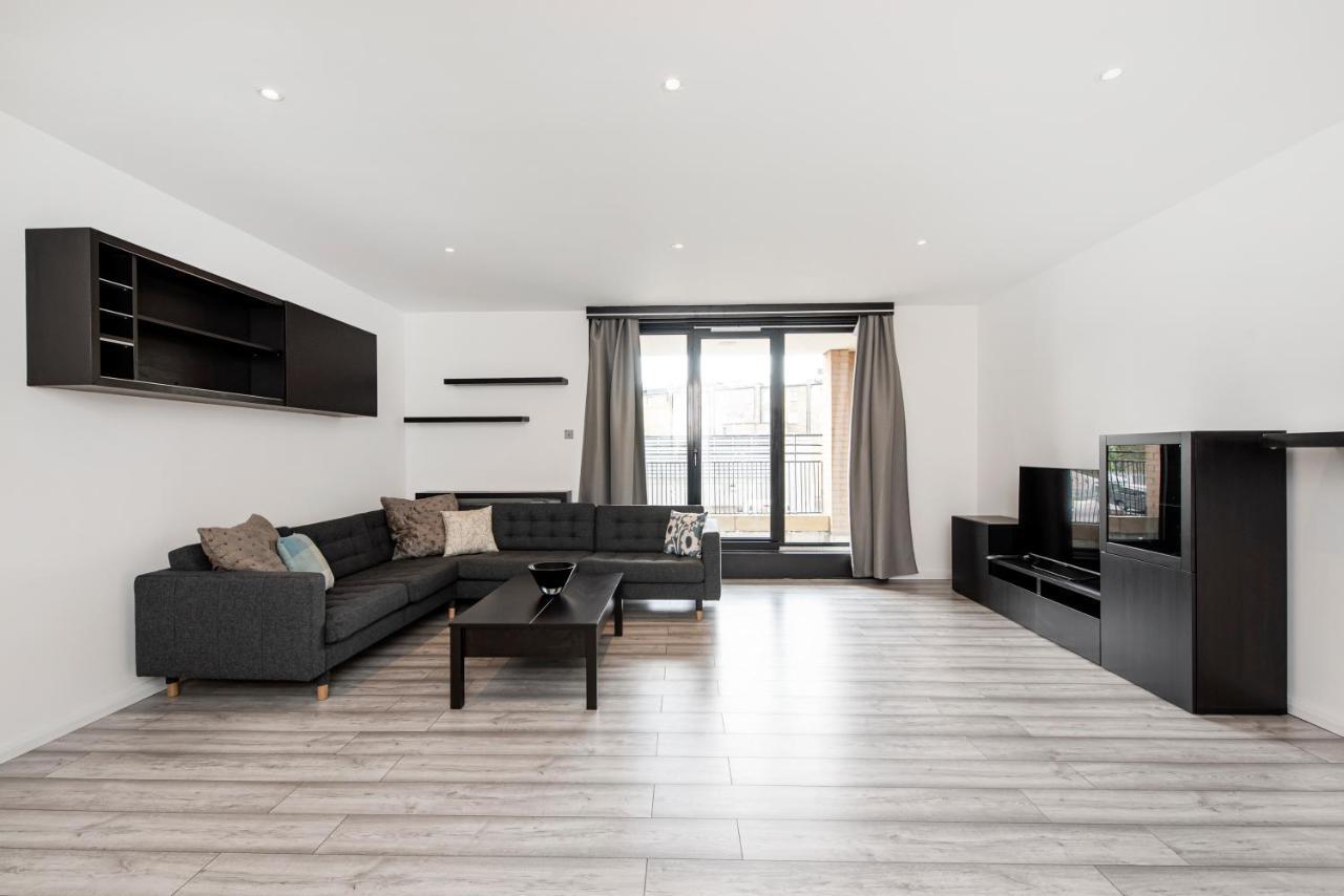 Large And 2 Bed * Londres