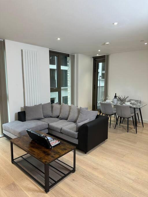 Apartment Royal Dock Luxury