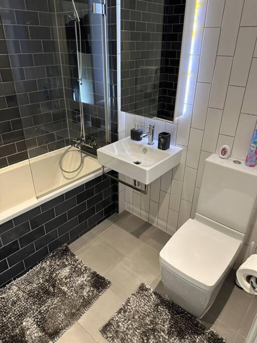 Royal Dock Luxury *