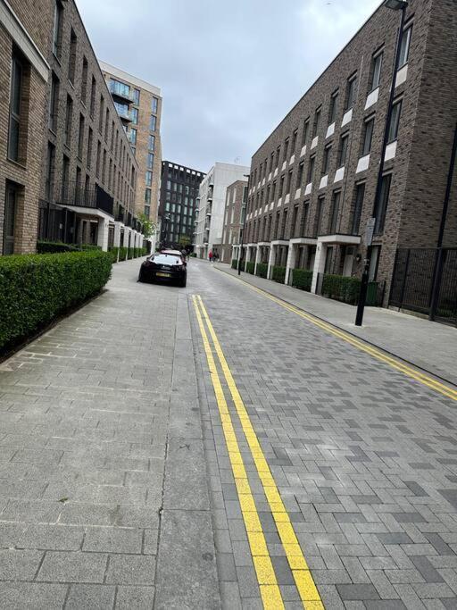 Royal Dock Luxury *