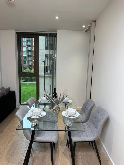 Apartment Royal Dock Luxury