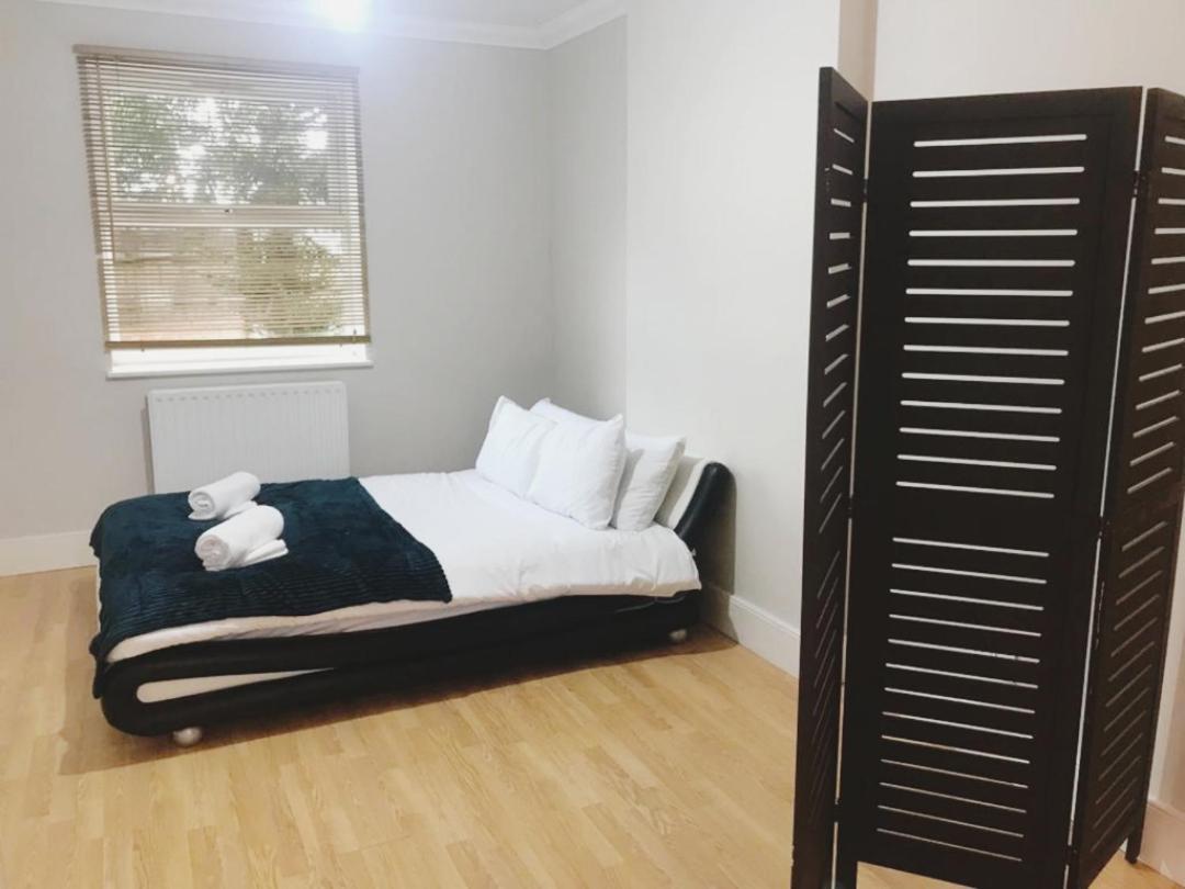Jb Family & Contractor Stays, Free Parking Londres