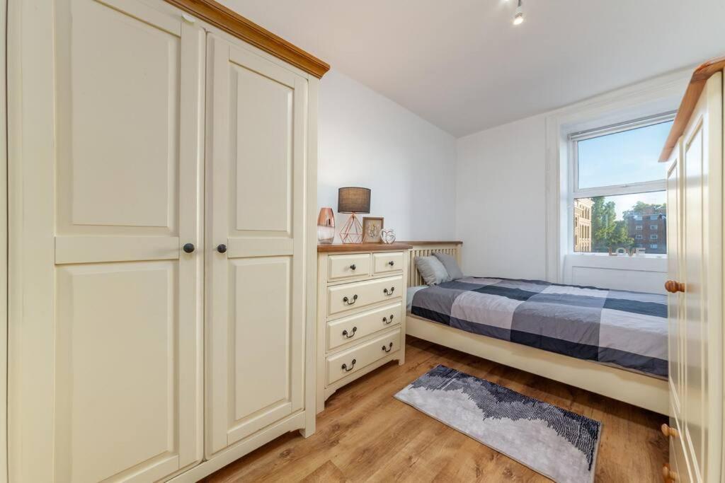One Bedroom Flat In Central #02 London