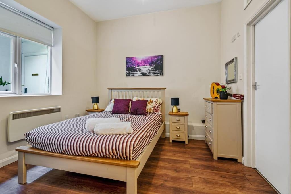 Two Bedroom With Patio Close To Hyde Park Ed4 * Londres