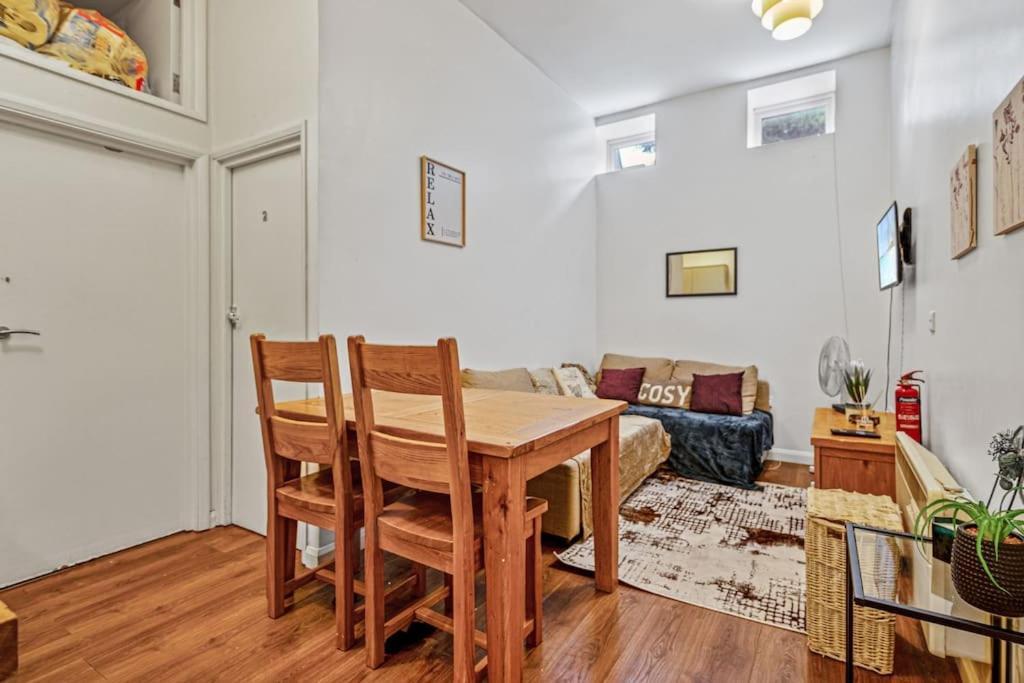 Two Bedroom With Patio Close To Hyde Park Ed4 Appartement *