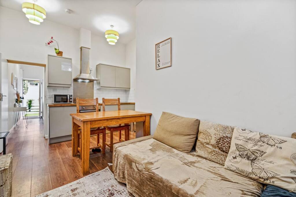 Two Bedroom With Patio Close To Hyde Park Ed4 Londres