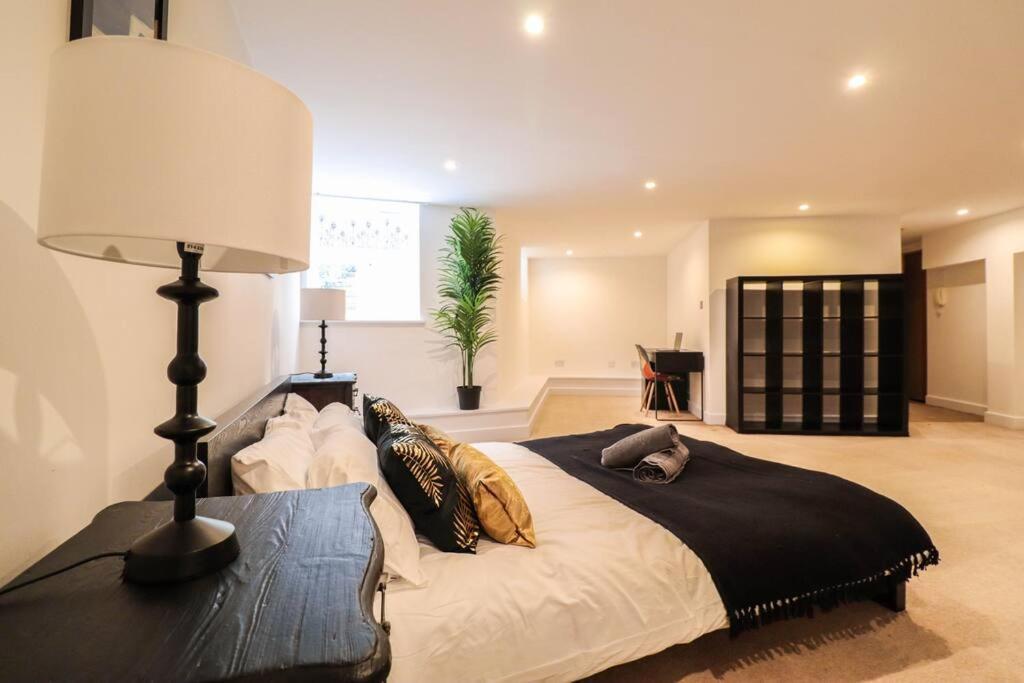 Camber Hill - Long Offer * London