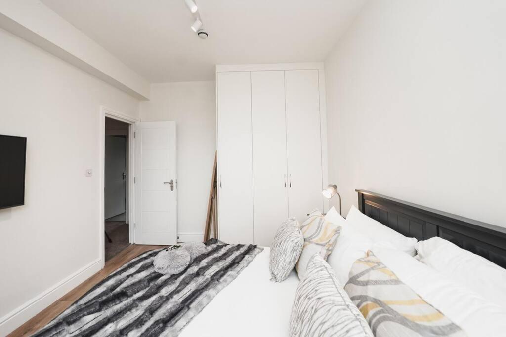 Newly Renovated Modern 4 Bed 3 Bath Appartement