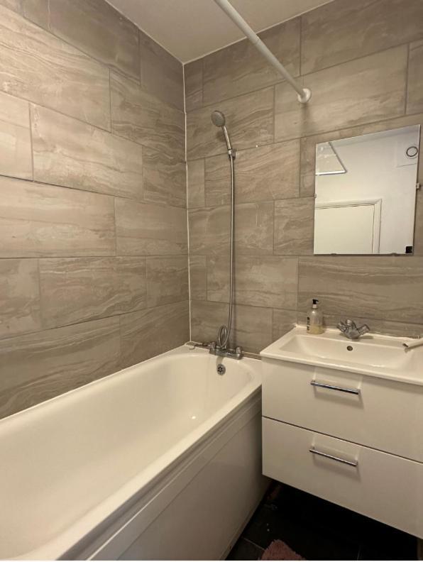 Spacious,1 Bed, Balcony, Southwark Appartement *