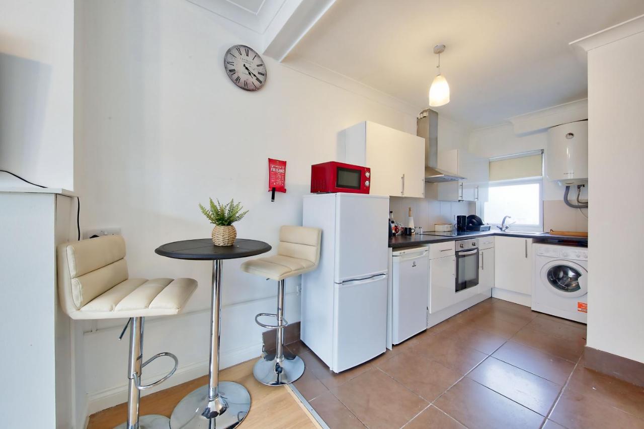 Stunning One Bedroom Studio In Tooting Broadway Apartment *