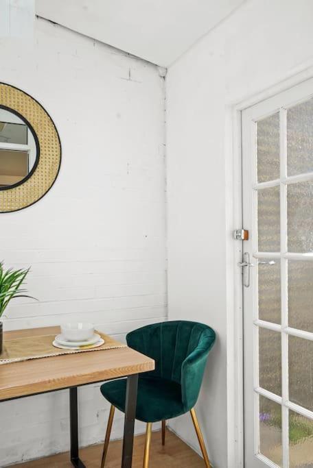 Bright 2 Bed Perfect Hub Londen