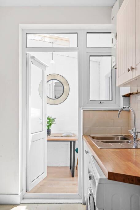 Bright 2 Bed Perfect Hub Appartement