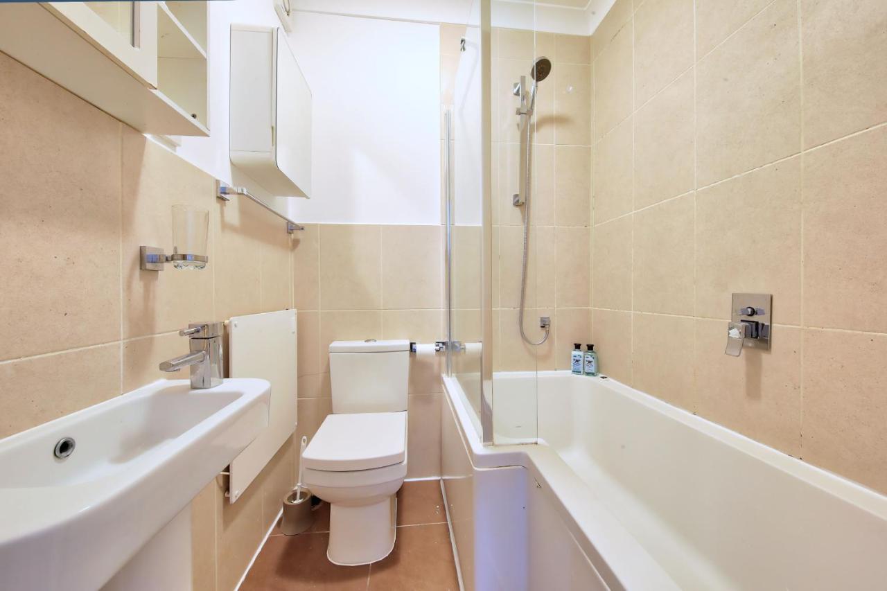 Apartment Stunning One Bedroom Studio In Tooting Broadway *