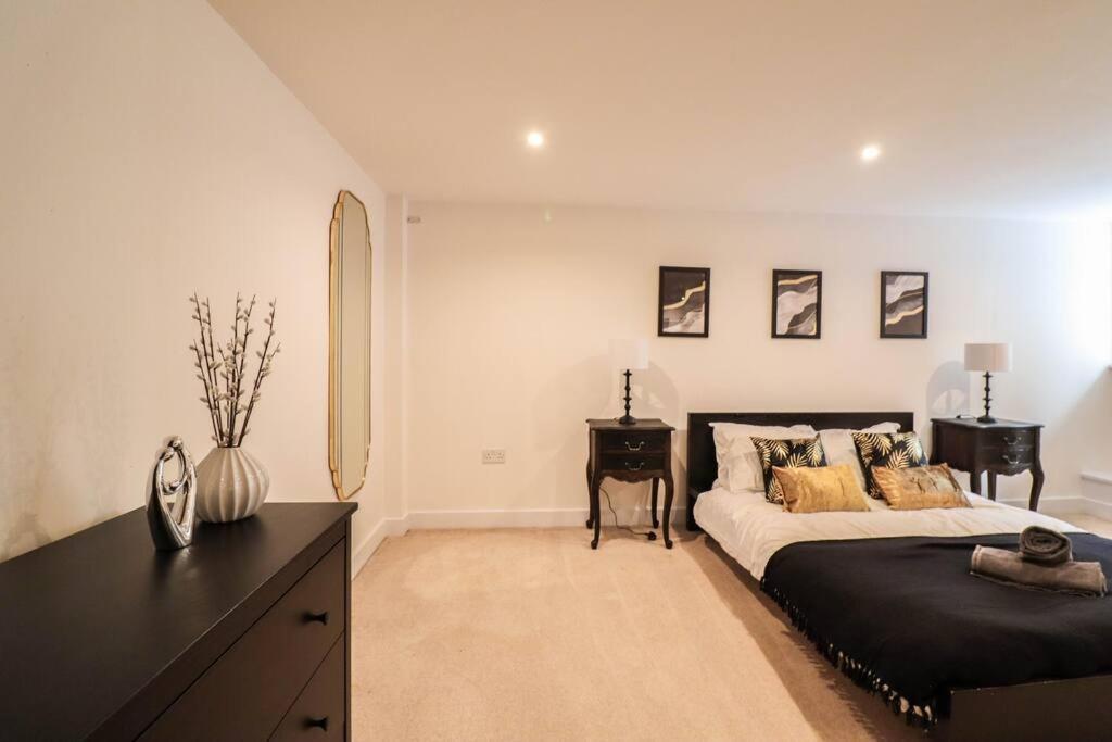 Camber Hill - Long Offer * London