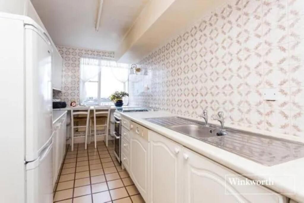 Sentinel 2 Bed In Nw Apartment London