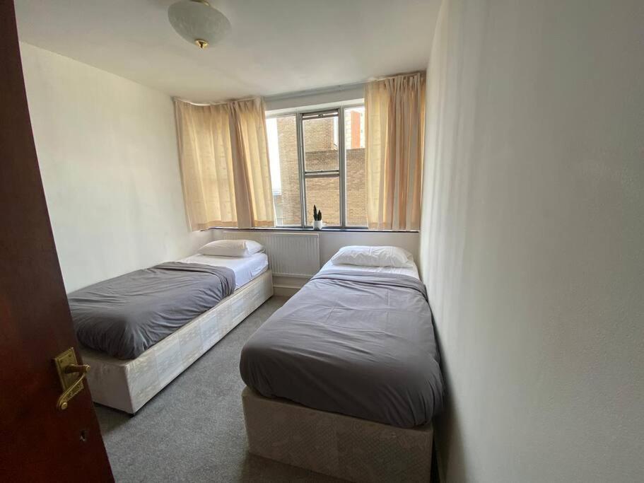 Sentinel 2 Bed In Nw Apartment