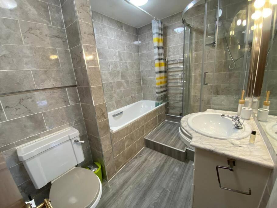 Sentinel 2 Bed In Nw Apartment *