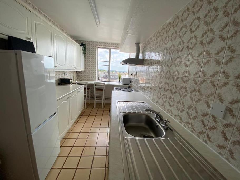 Sentinel 2 Bed In Nw Apartment London