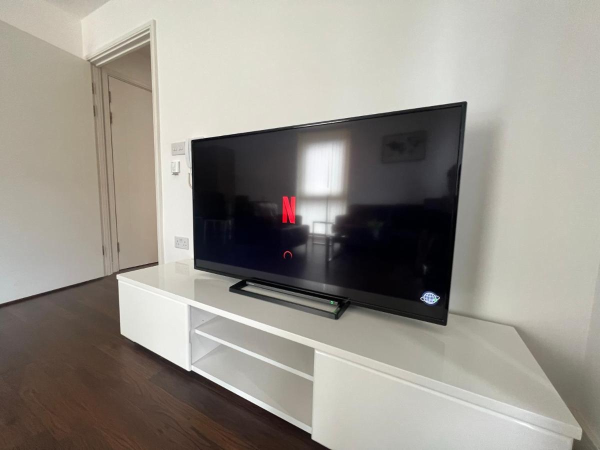 Modern 2br 2ba Wparking Sleeps 6 Comfortably *