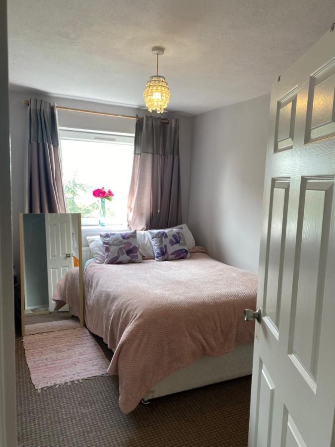 Apartamento One Double Bedroom In A Shared *