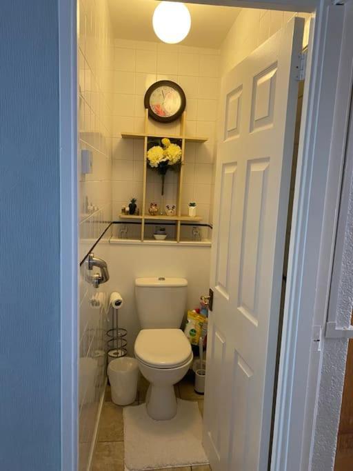 One Double Bedroom In A Shared * Londres