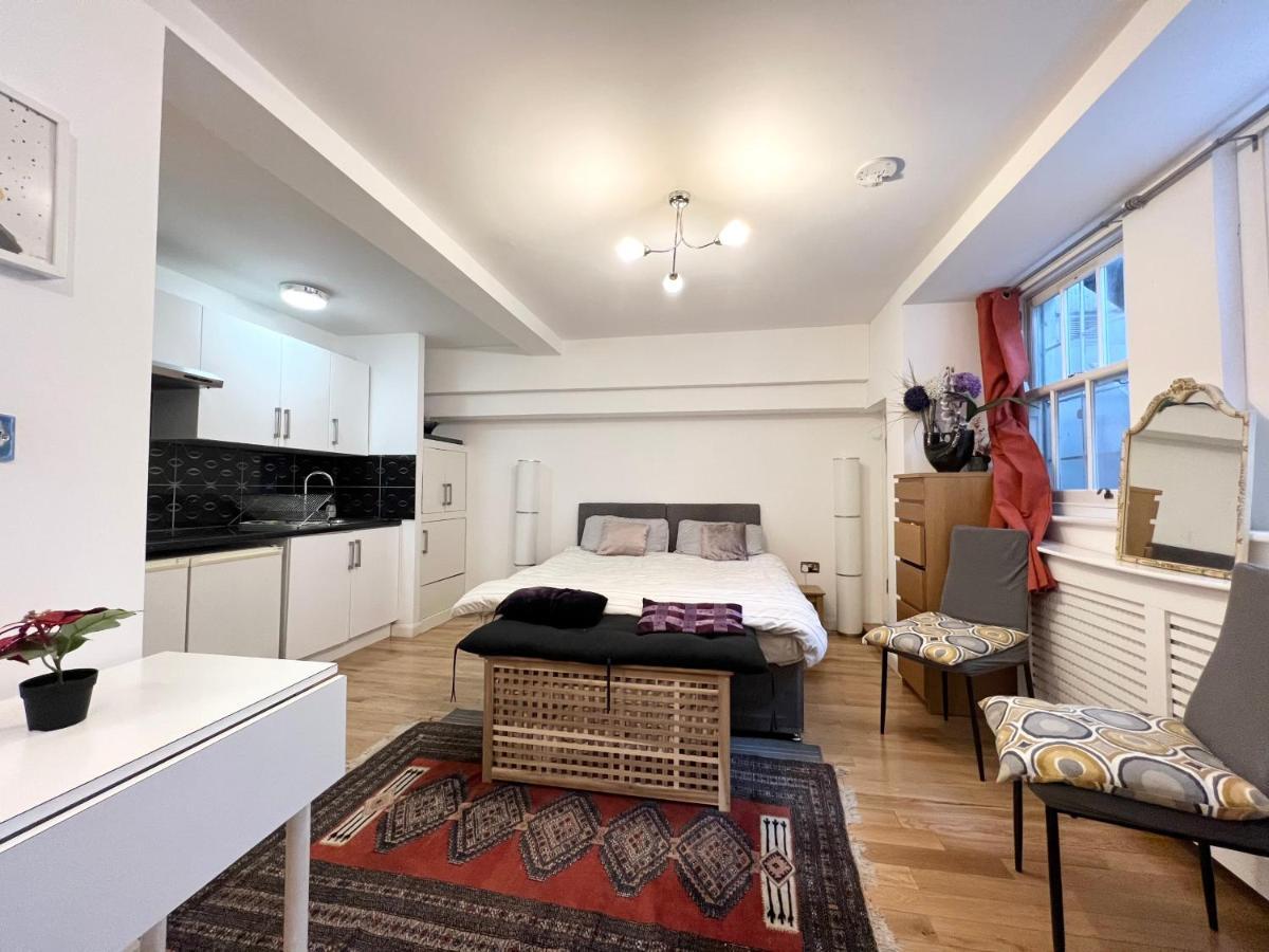 Callard Close London