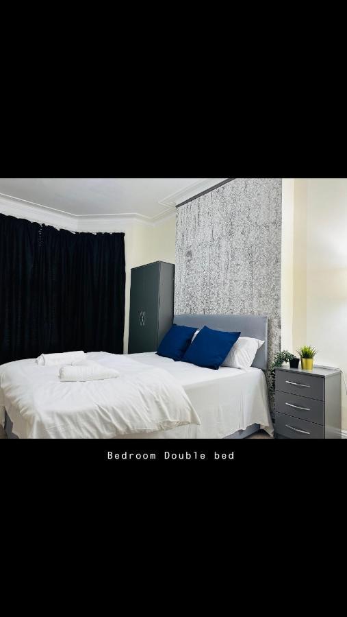2 Bedroom Double Bed In East Appartement *