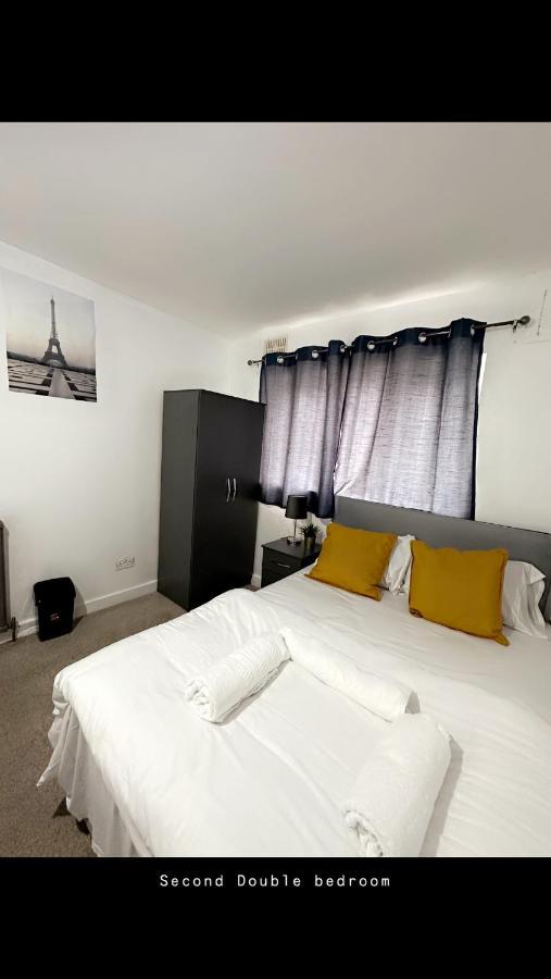 Appartement 2 Bedroom Double Bed In East *