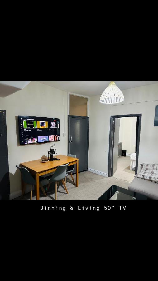 2 Bedroom Double Bed In East Appartement Londres