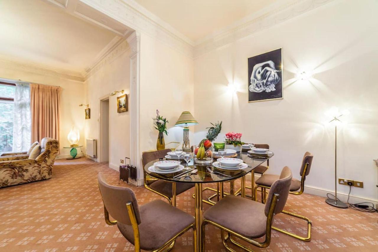 Large 3 Bed In Kensington Gardens Apartamento Londres