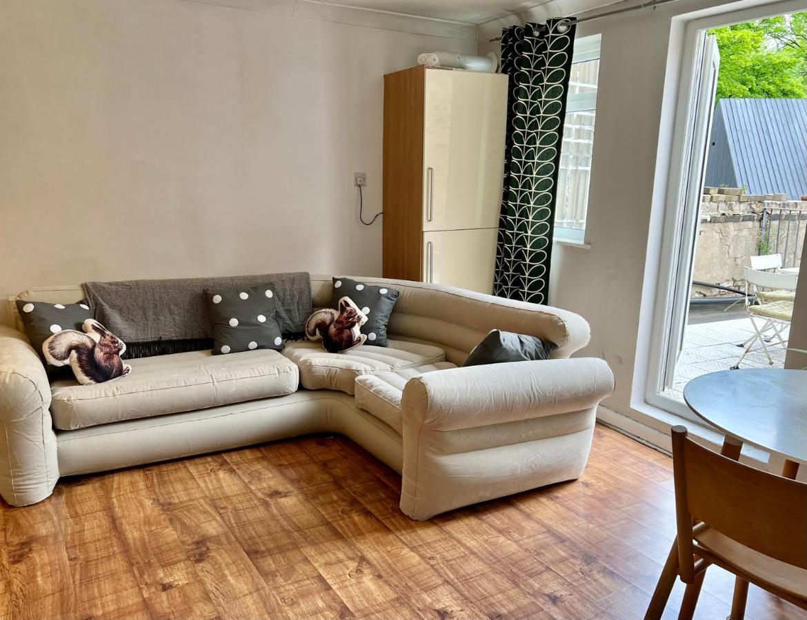 Apartamento Large Balcony Opposite Rail Station
