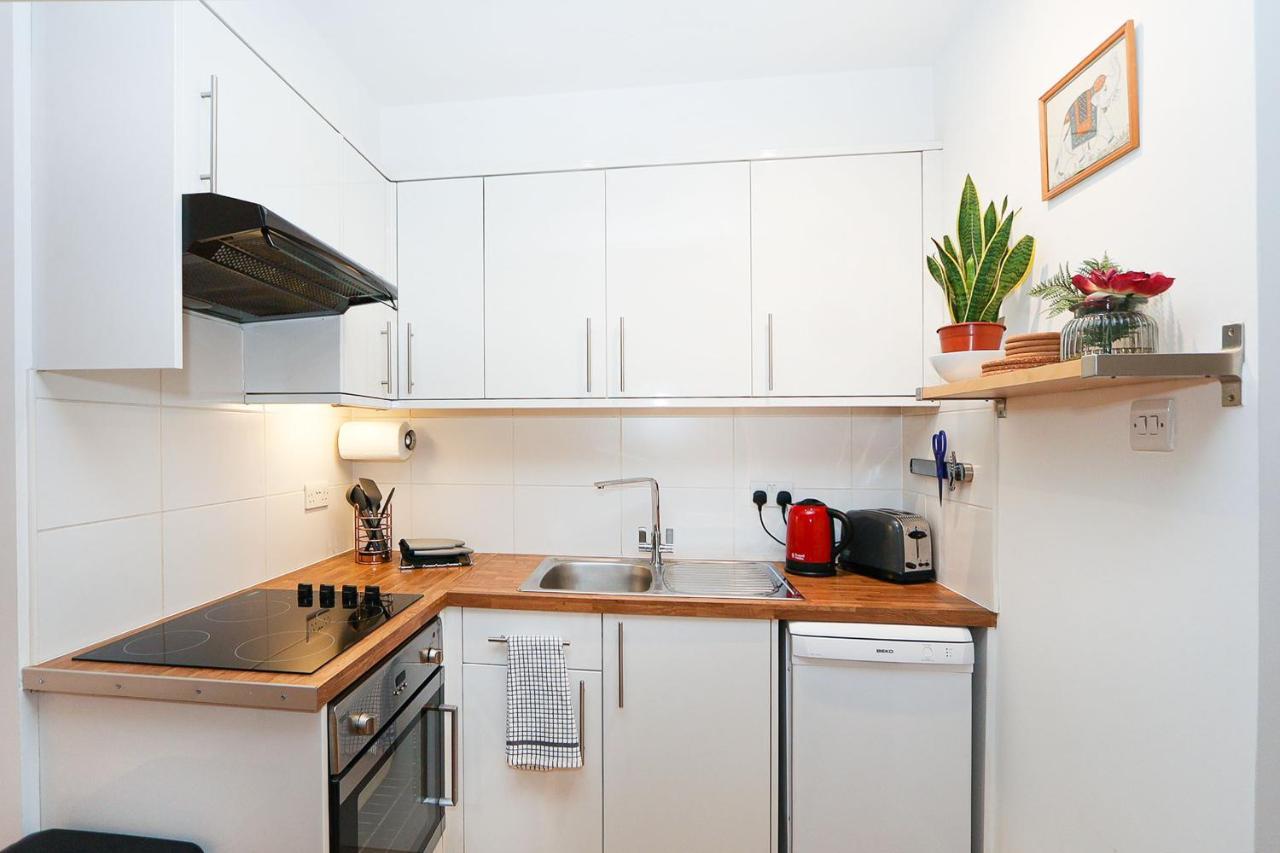 Apartamento Bright 2-bed Garden Flat With Skylights In Chelsea