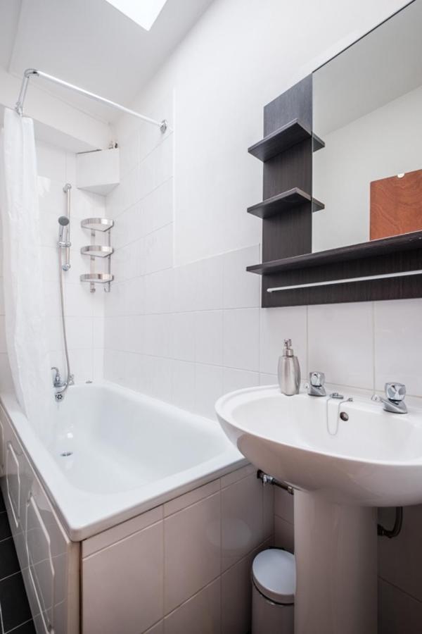 Apartment Oxford Street By Threstle London