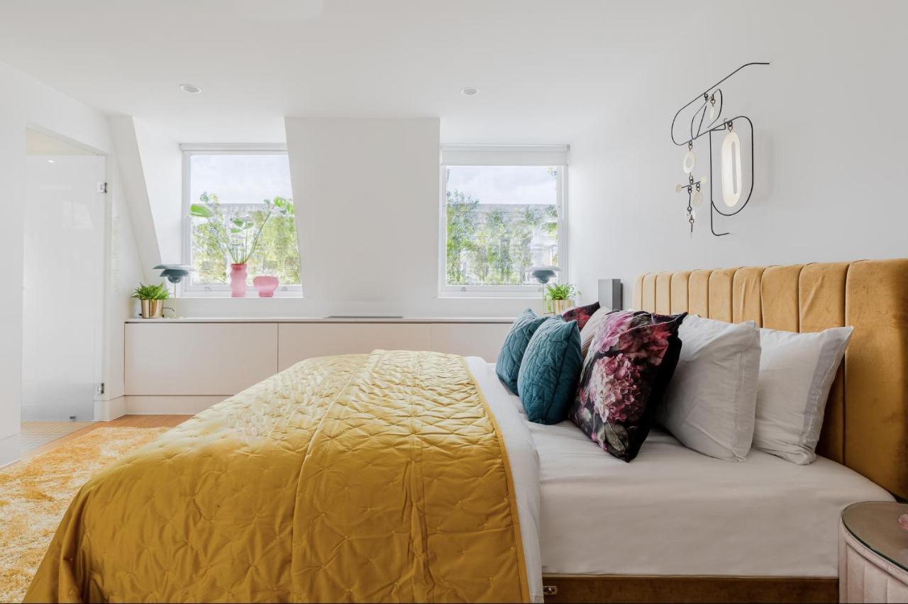 Stunning Covent Garden Dream True Super Quiet Alike * Londres